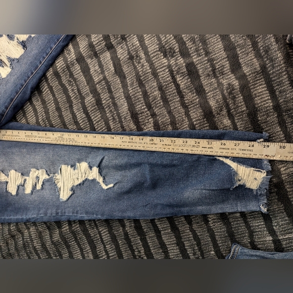 Plus size Crop Jeans size 12. - Picture 8 of 8